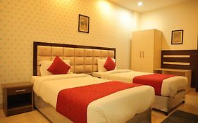 Hotel Nirvana Suites